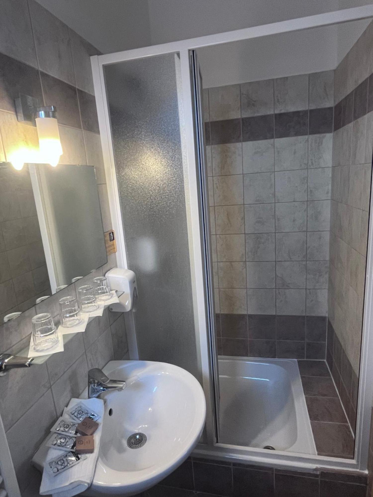 Hotel Rose City 布达佩斯 外观 照片
