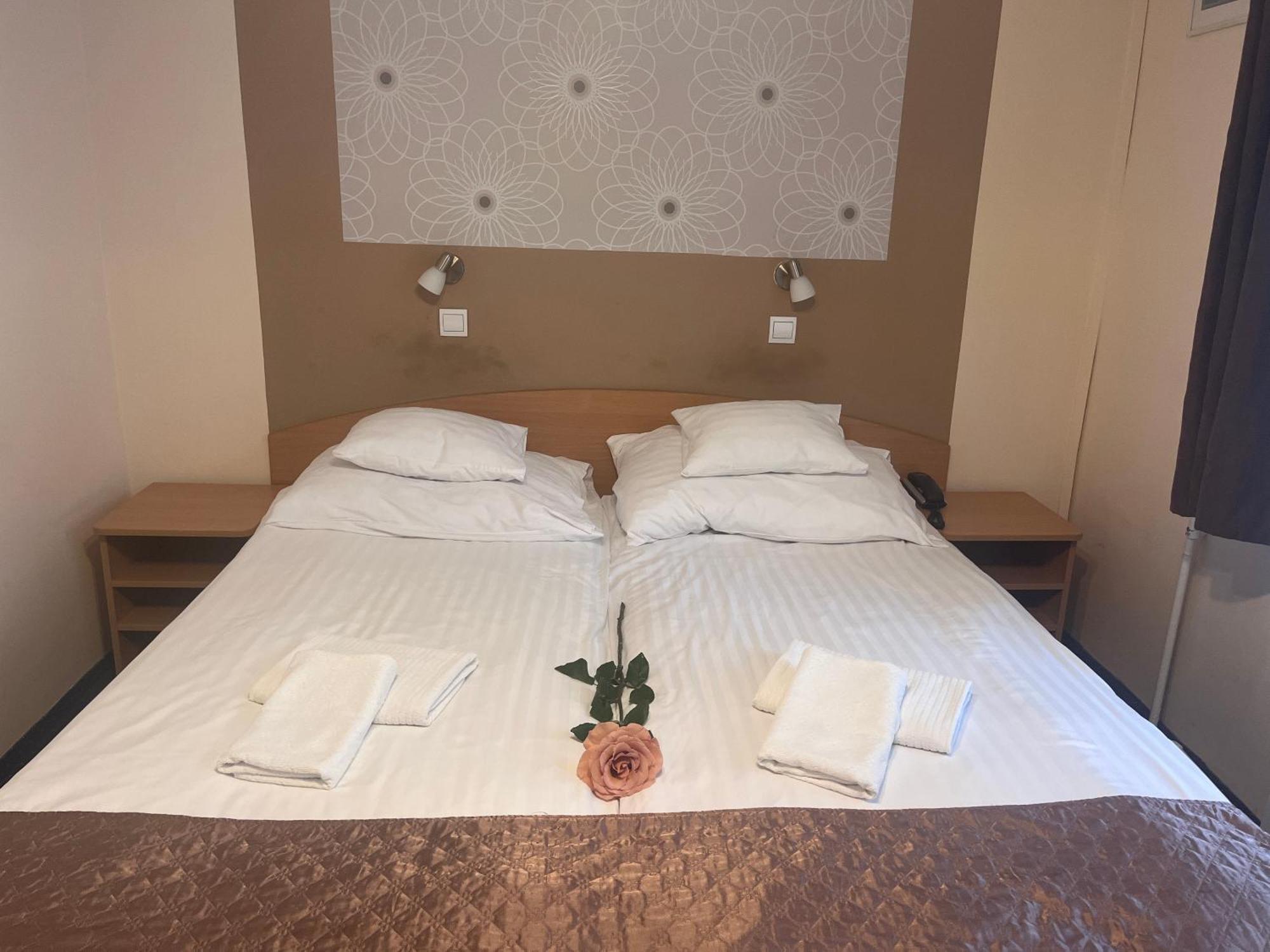 Hotel Rose City 布达佩斯 外观 照片
