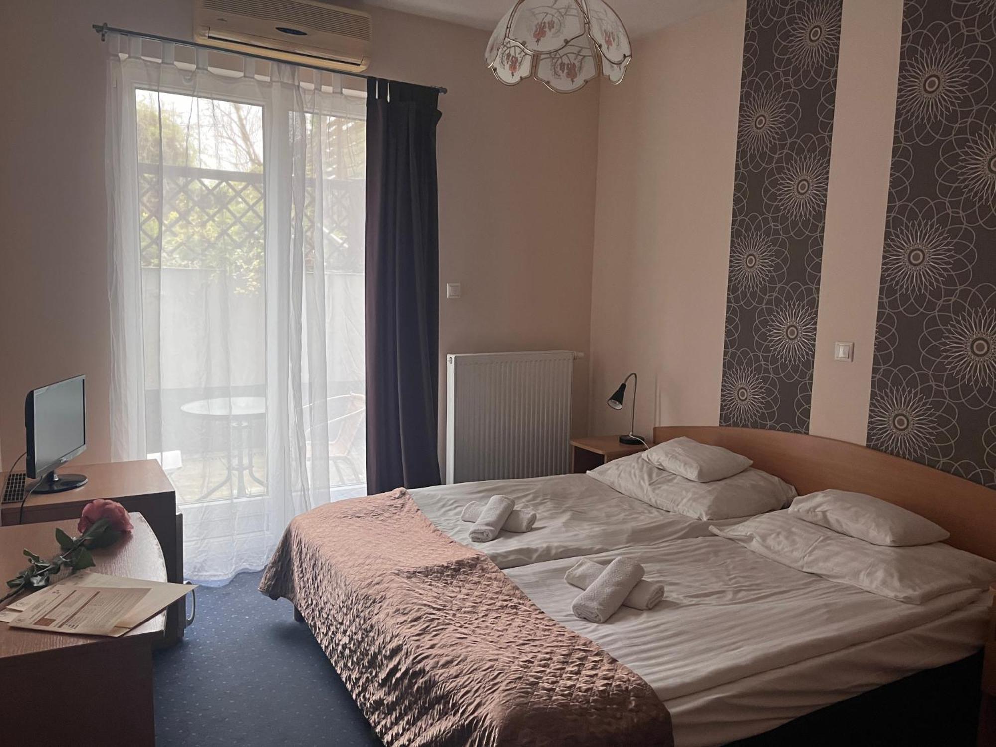 Hotel Rose City 布达佩斯 外观 照片