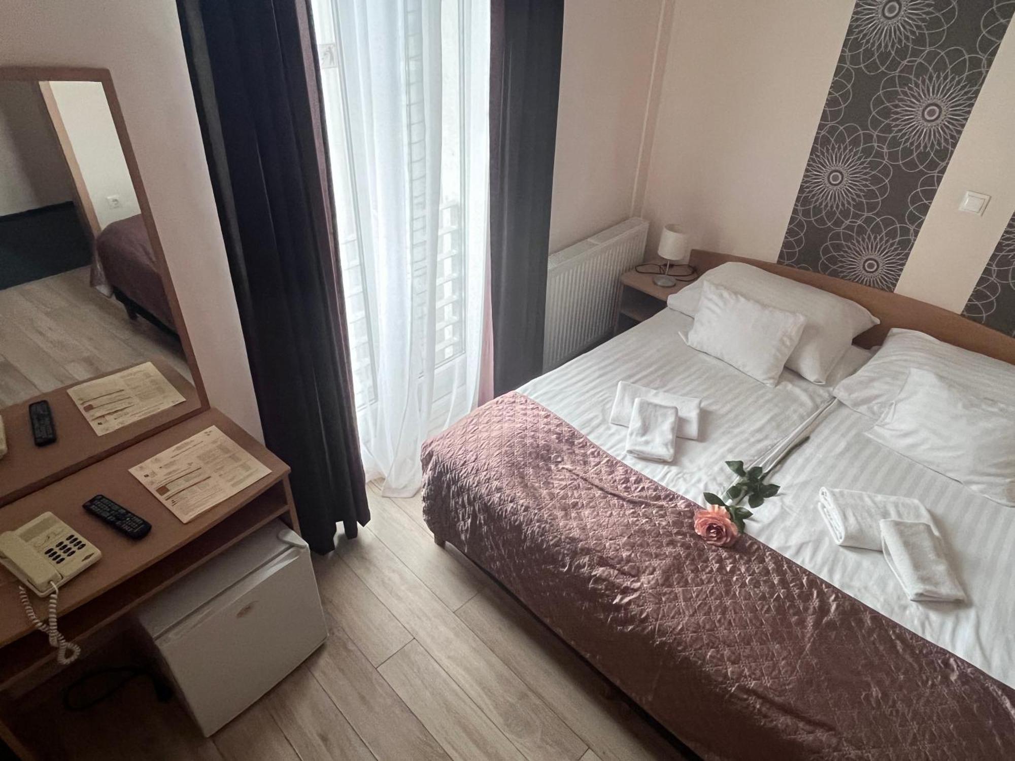 Hotel Rose City 布达佩斯 外观 照片