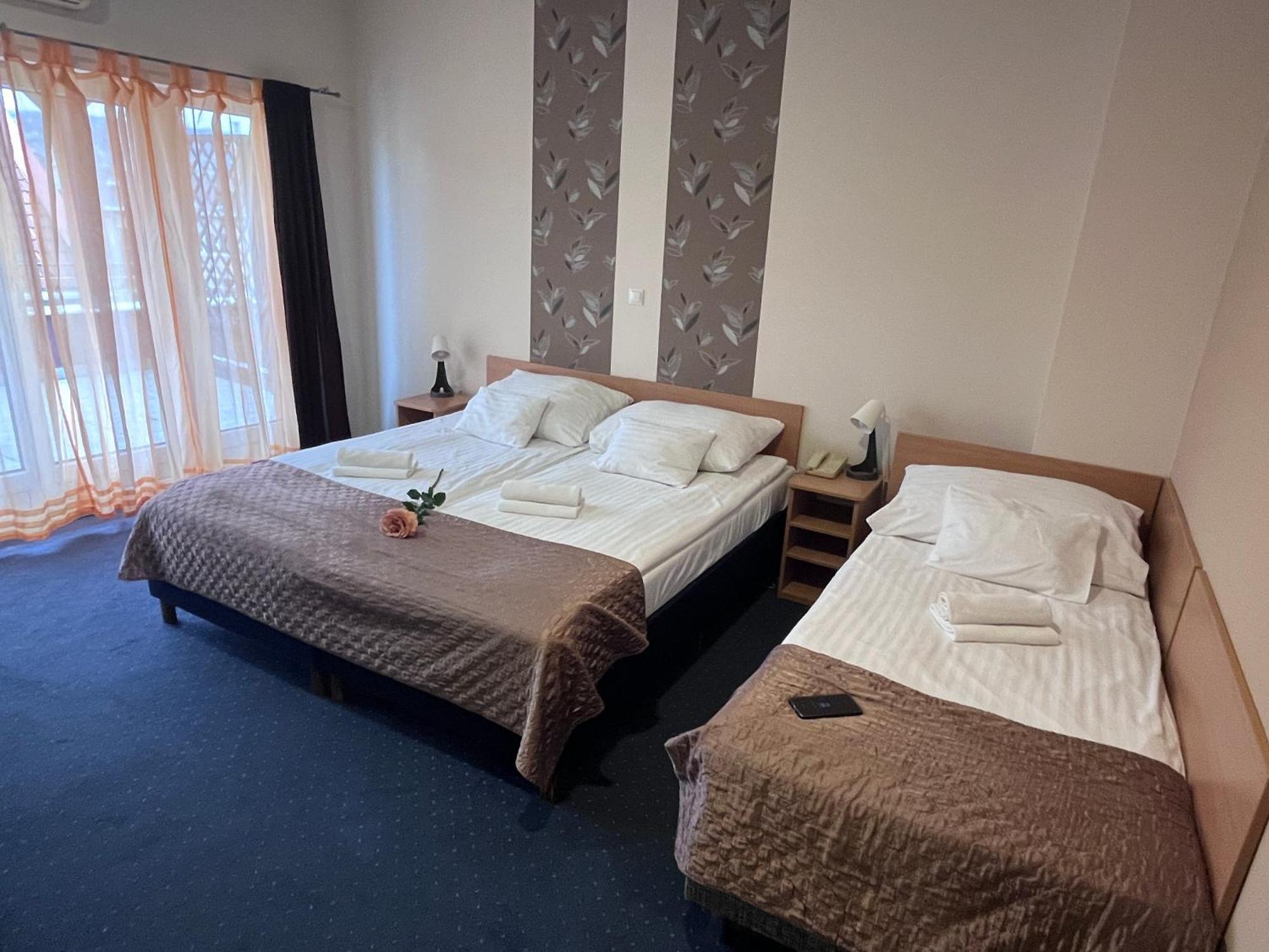 Hotel Rose City 布达佩斯 外观 照片